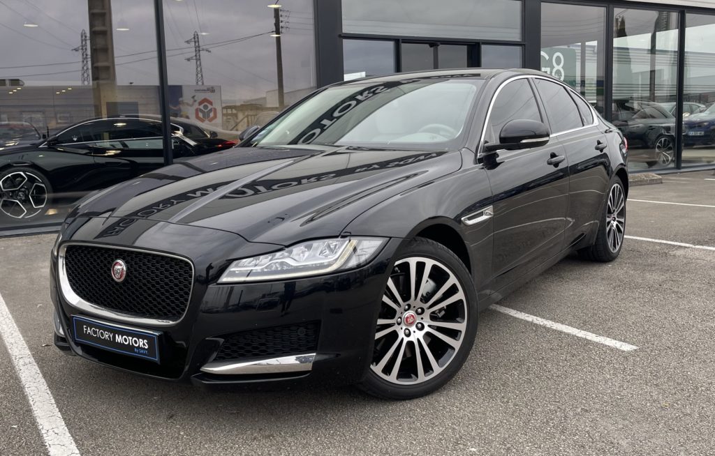 JAGUAR XF V6 340Cv Noire